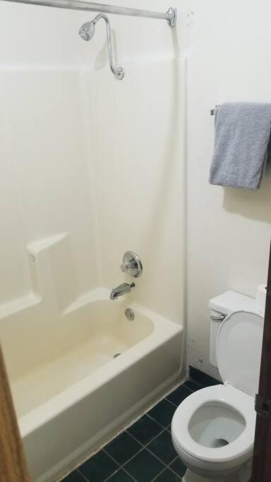 Osu 2 Queen Beds Hotel Room 117 Wi-Fi 斯蒂尔沃特 外观 照片
